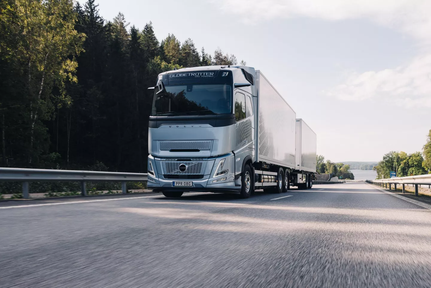 Volvo Trucks prodalo už 10 000 nákladních aut na plyn